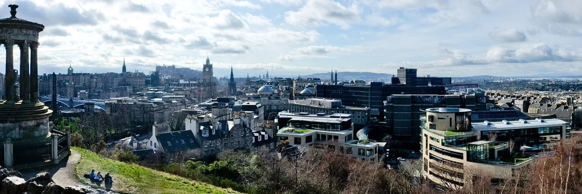 Panoramablick auf Edinburgh